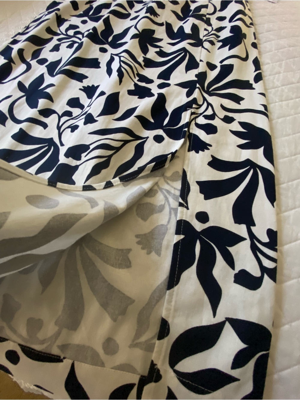 Time and Tru Navy and White Floral Pull On Midi Skirt with Front Slit Size M - Picture 10 of 16